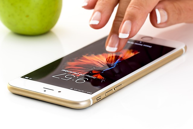 jablko u smartphone