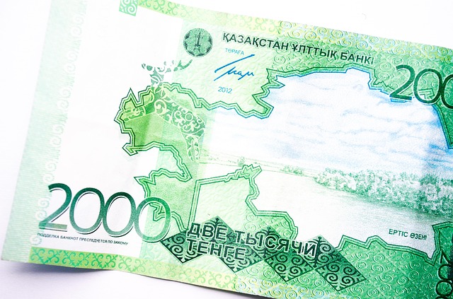 zelená kazašská bankovka